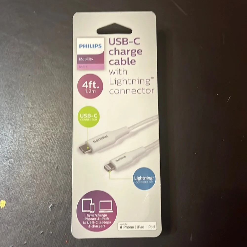 Philips USB-C Charging Cable with Lightning Connector 4 ft (1 ct)